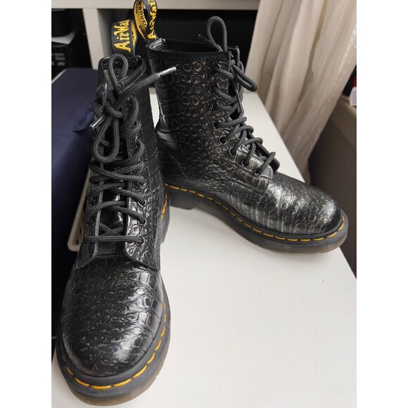 DR. MARTENS 1460 Women's Croc Emboss Leather Lace Up Boots - Gunmetal Wild Croc - Picture 3 of 12